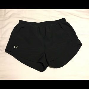 UNDER ARMOUR Athletic Shorts with POCKETS